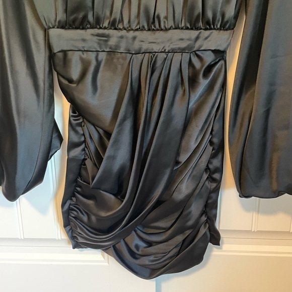 House of CB 'Khristen' Black Satin Blouson Dress size small - Picture 3 of 9